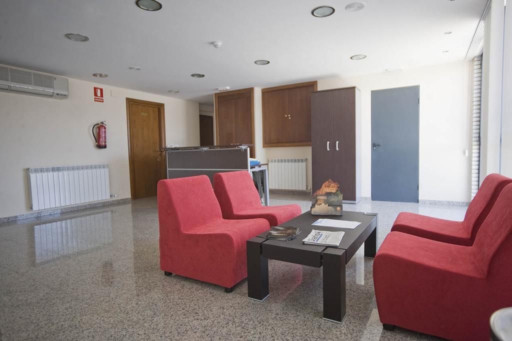 Apartamentos Turisticos Vicotel Teruel Exterior foto